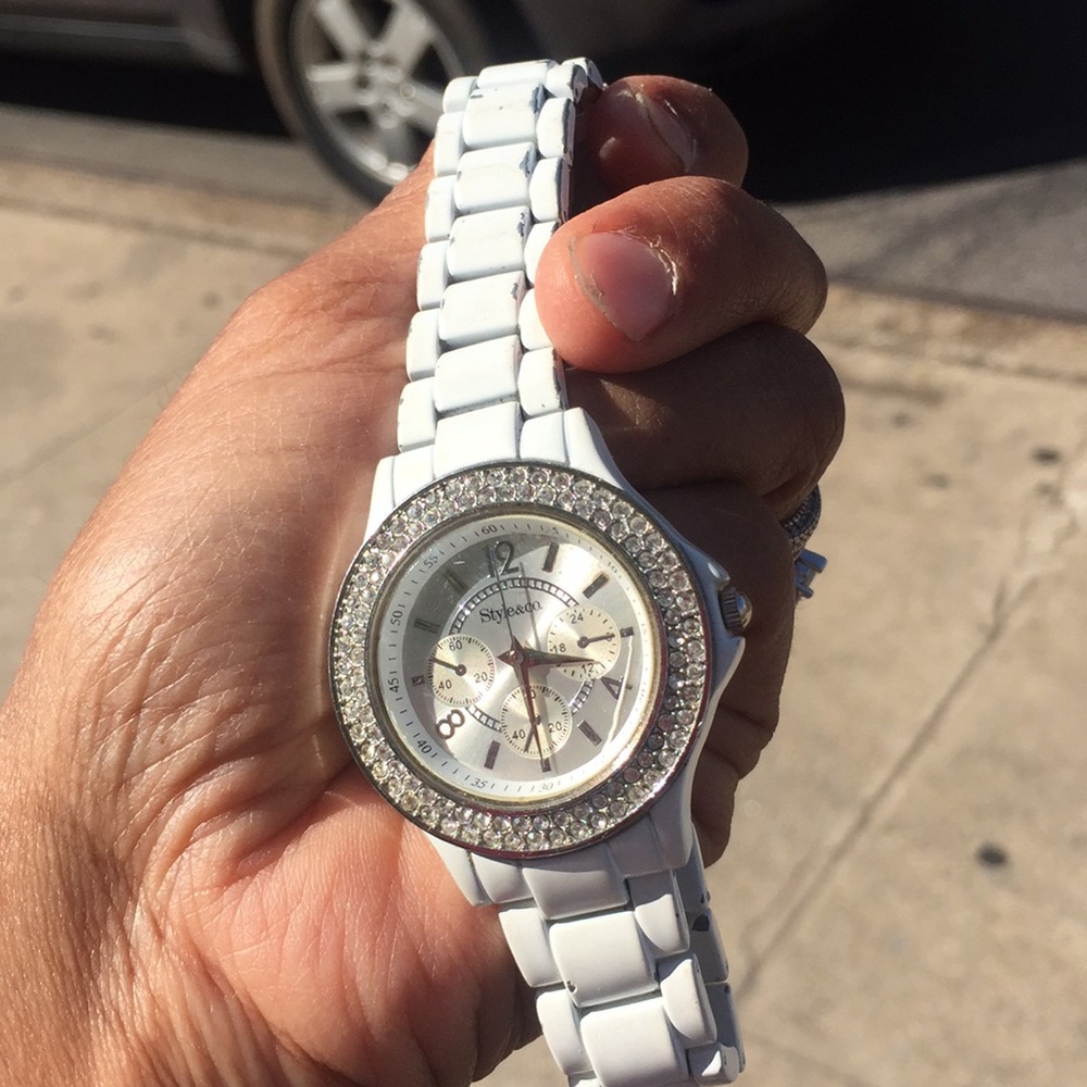Watch - Picture 2 of 4